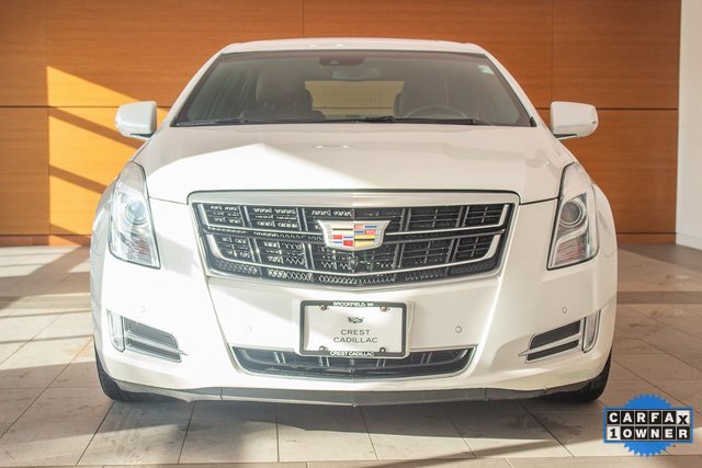 2016 Cadillac XTS Luxury photo 2