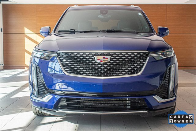 2025 Cadillac XT6 Premium Luxury photo 2