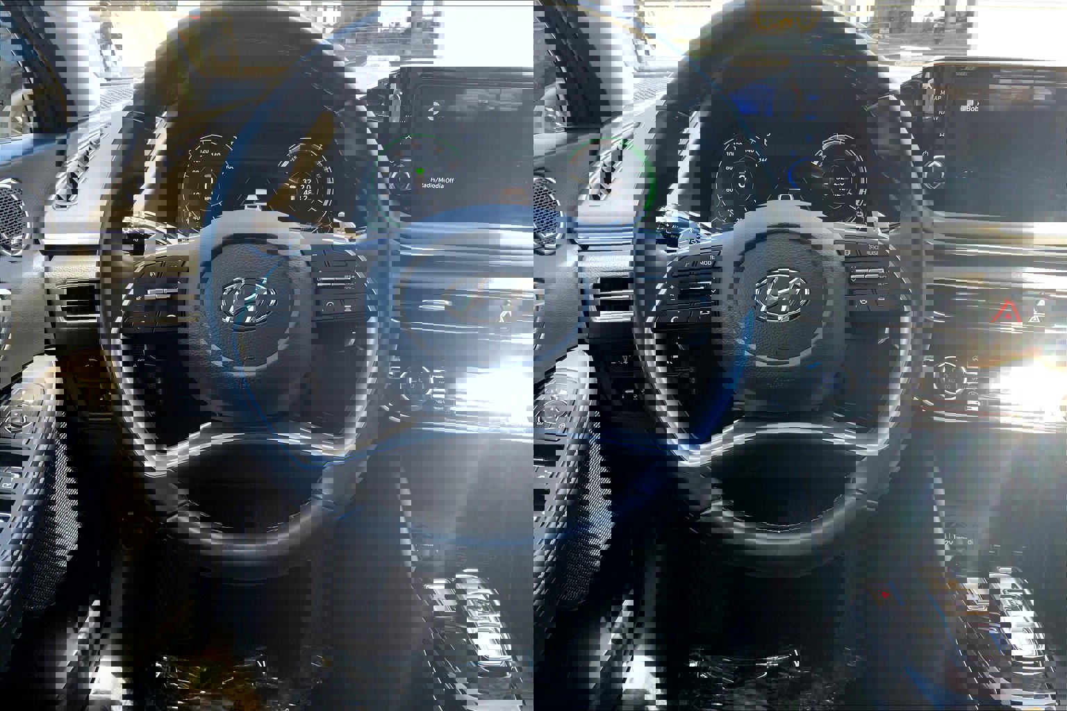 2022 Hyundai Sonata Hybrid Limited photo 4