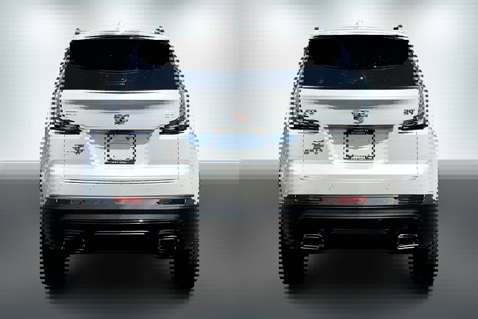 2023 Cadillac XT4 Sport photo 3