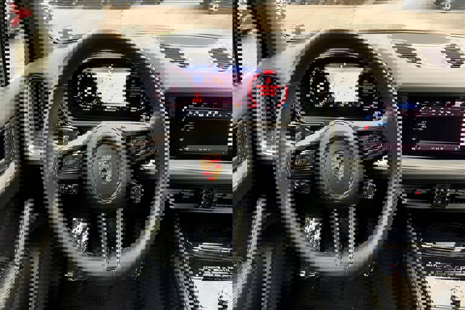 2024 Porsche Cayenne photo 2