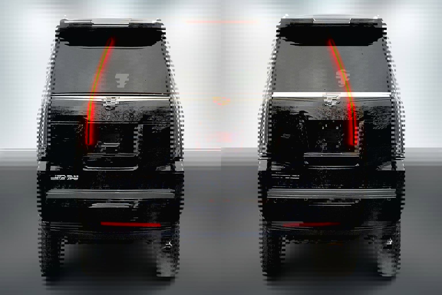 2018 Cadillac Escalade Luxury photo 3