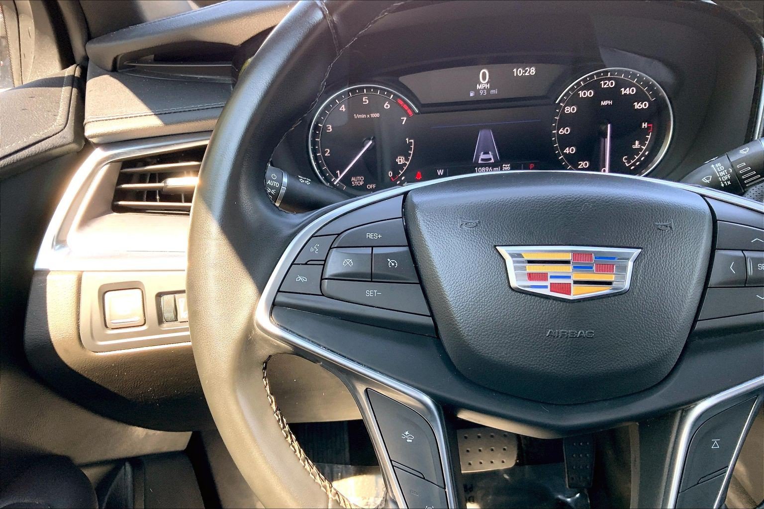 2024 Cadillac XT5 Luxury - Photo 18