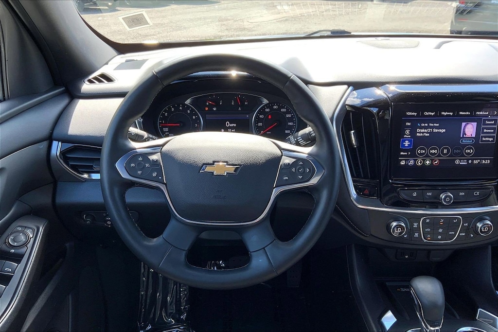 Used 2023 Chevrolet Traverse LT Leather SUV