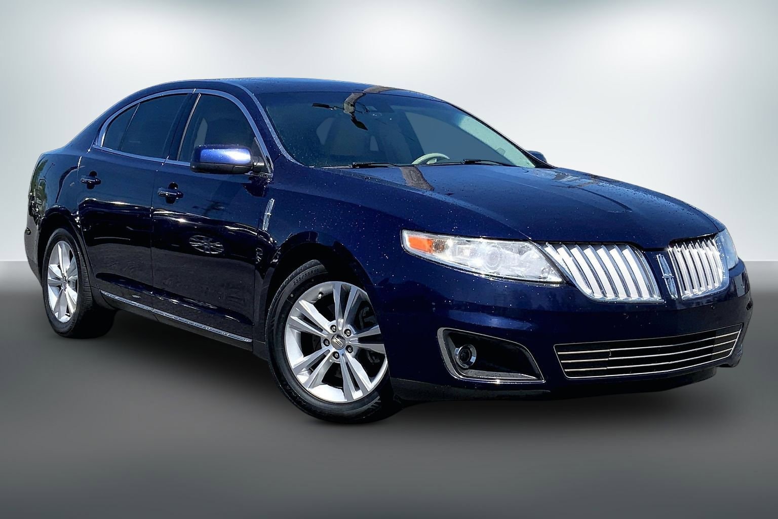 2011 Lincoln MKS FWD's photo