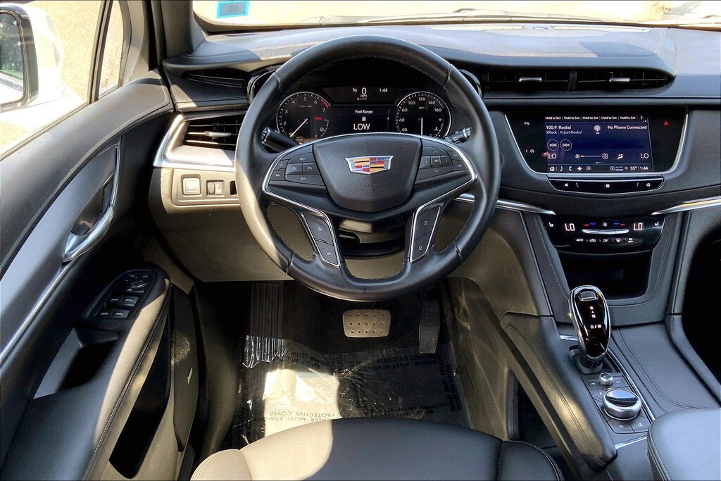 Used 2021 CADILLAC XT5 For Sale at Crest Cadillac VIN 1GYKNBR40MZ191443