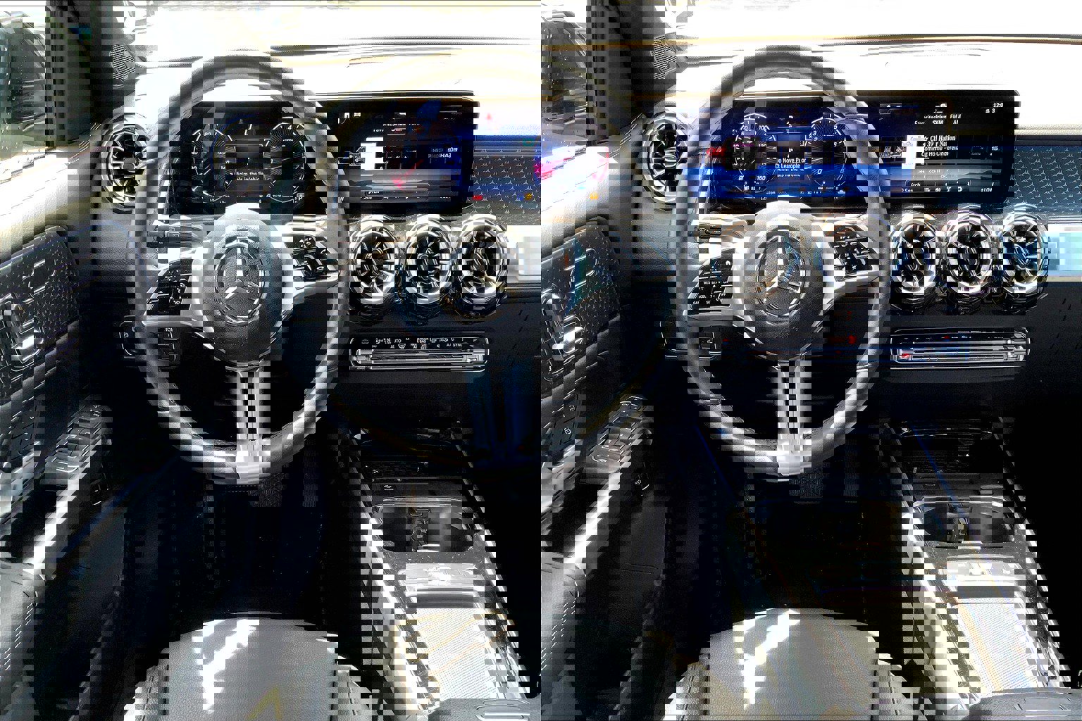 2024 Mercedes Benz GLB 250 photo 4