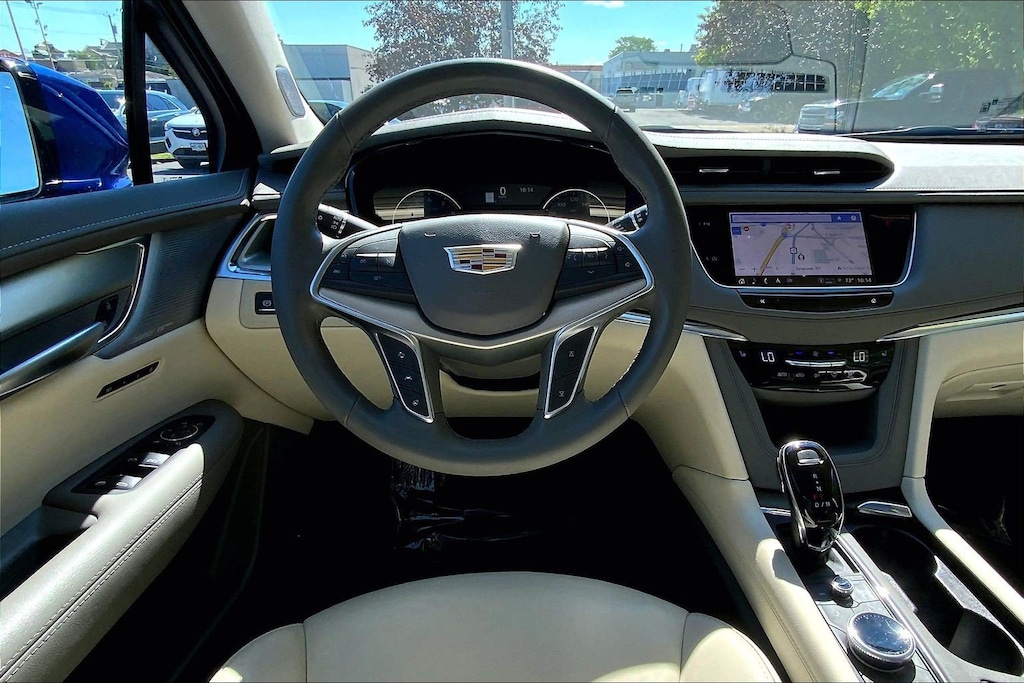 Used 2025 CADILLAC XT5 Premium Luxury SUV