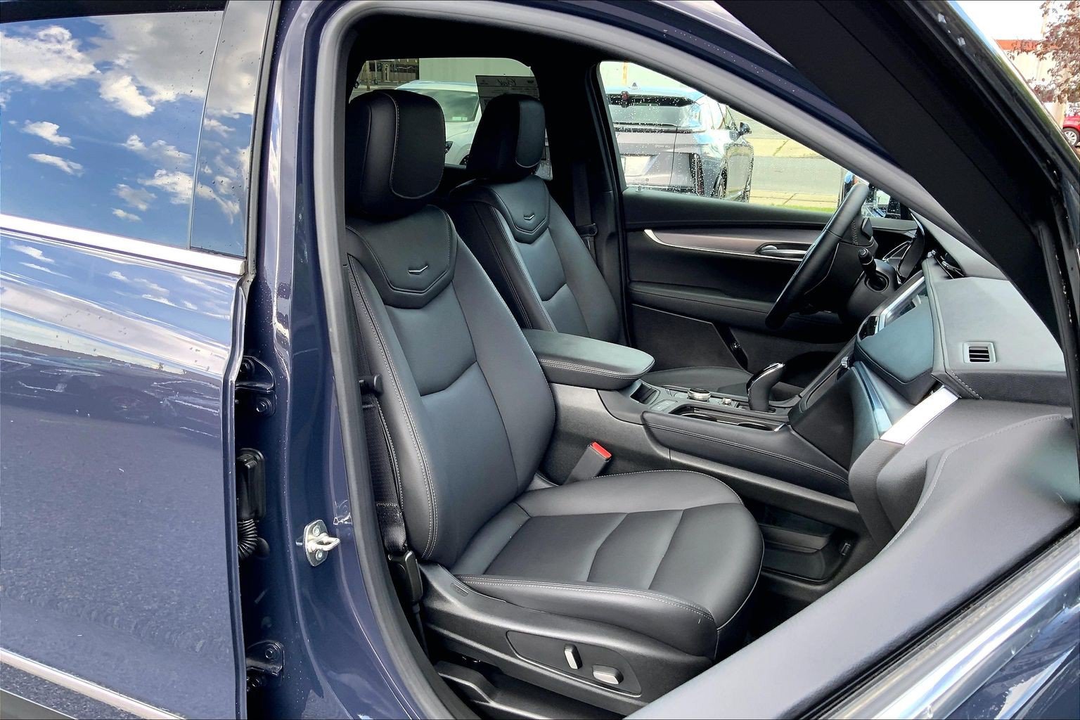 2025 Cadillac XT5 Luxury - Photo 6