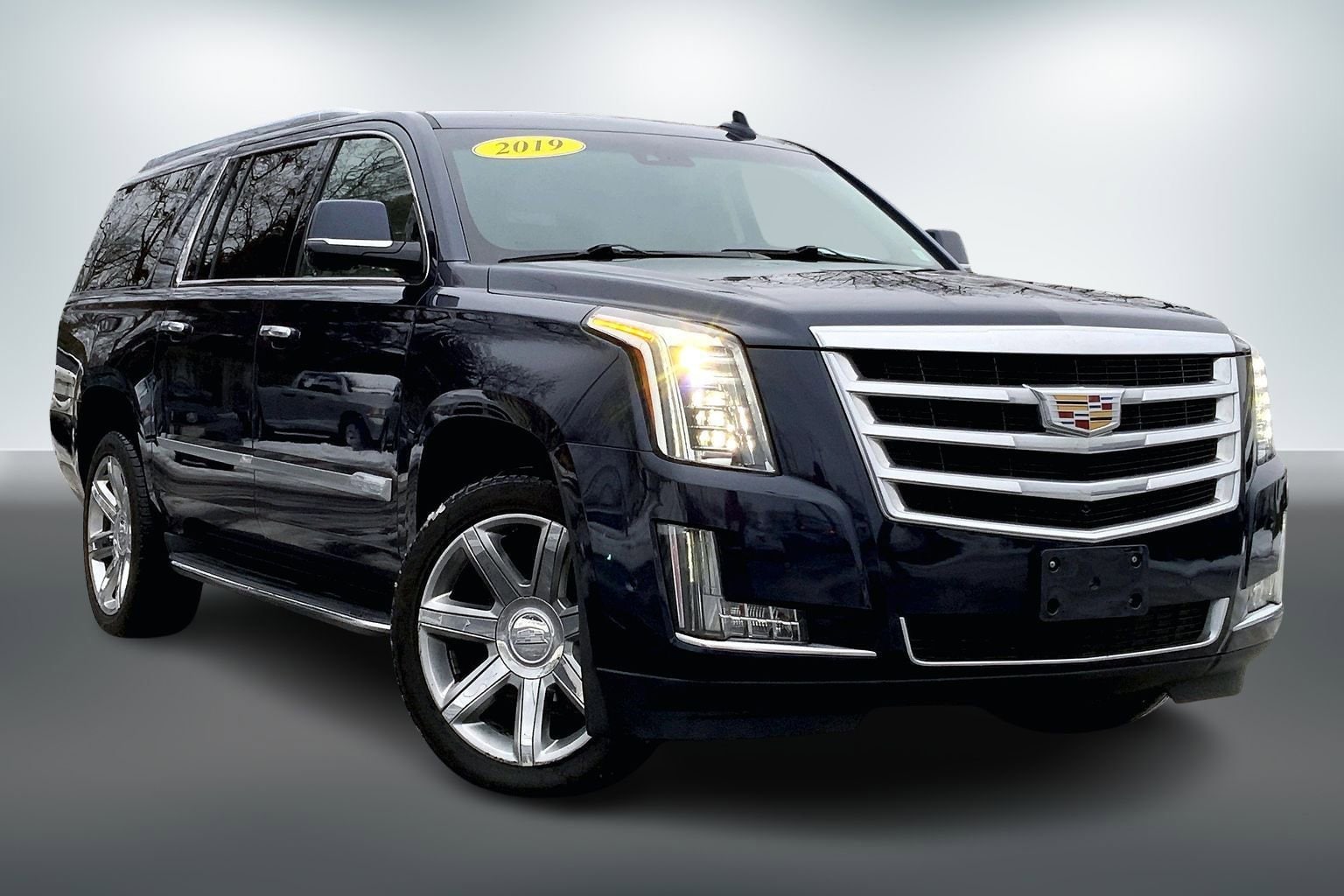 2019 Cadillac Escalade ESV Luxury's photo