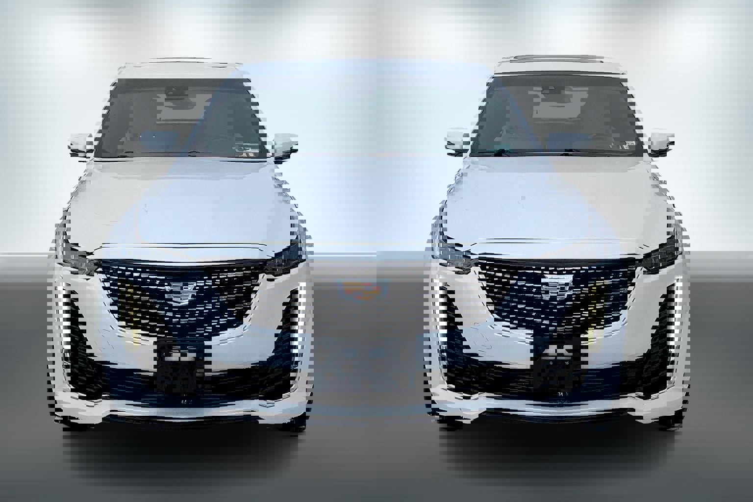 2022 Cadillac CT5 Luxury photo 2