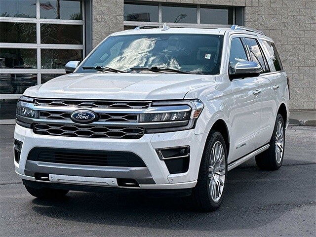 2023 Ford Expedition Platinum photo 2