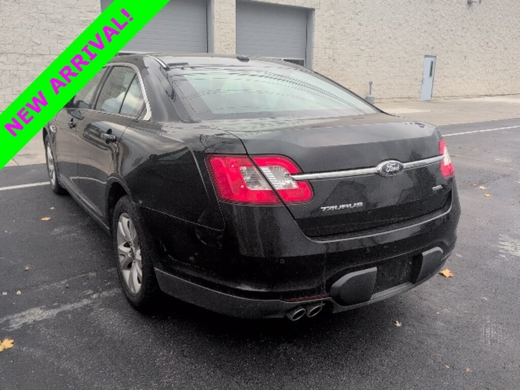 Used 2011 Ford Taurus SEL Sedan