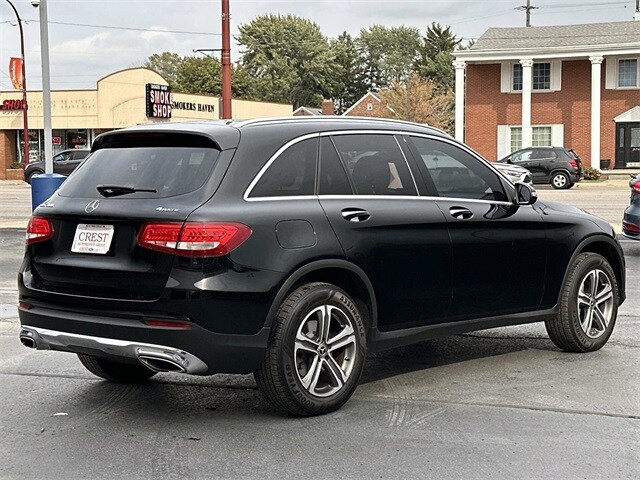 2017 Mercedes Benz GLC 300 photo 2
