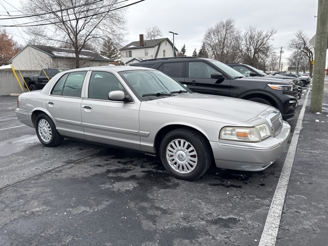 2008 Mercury Grand Marquis LS's photo