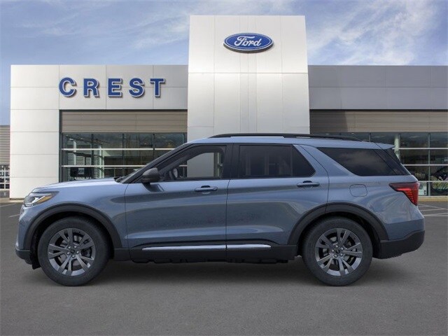 2025 Ford Explorer photo 2