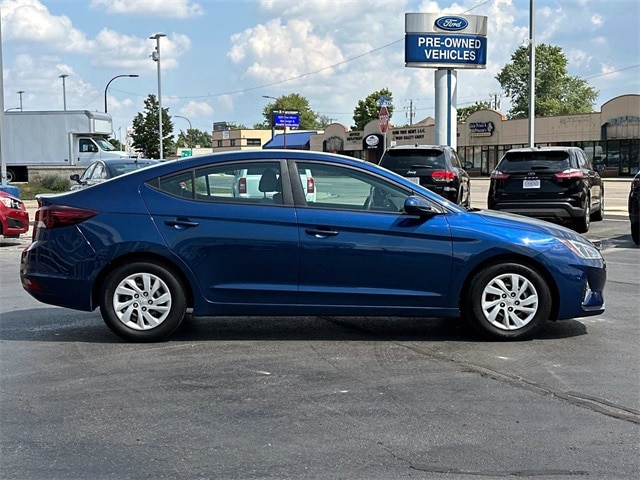 Used 2020 Hyundai Elantra SE with VIN 5NPD74LF7LH566801 for sale in Center Line, MI
