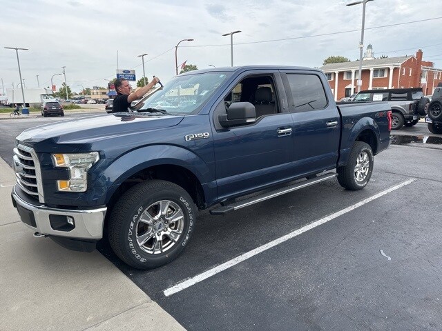 2016 Ford F-150 XLT photo 2