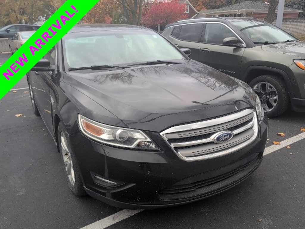 Used 2011 Ford Taurus SEL Sedan