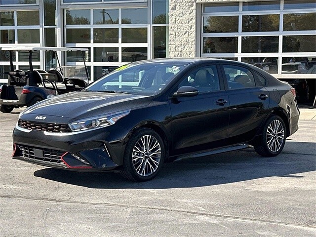 2024 Kia Forte GT-Line photo 2