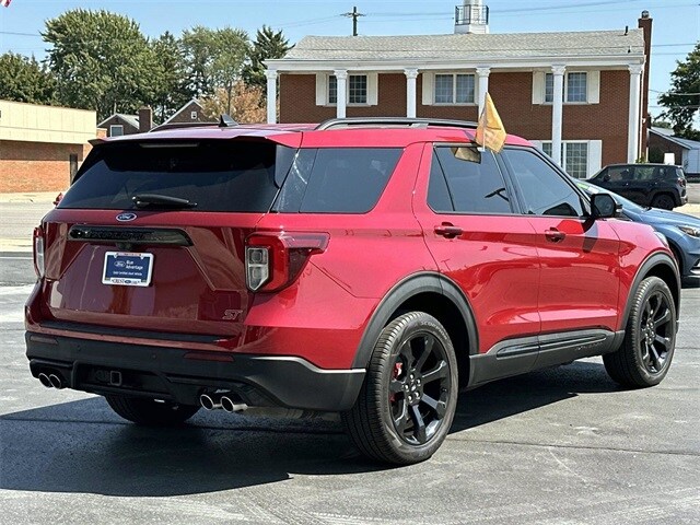 2023 Ford Explorer ST photo 2