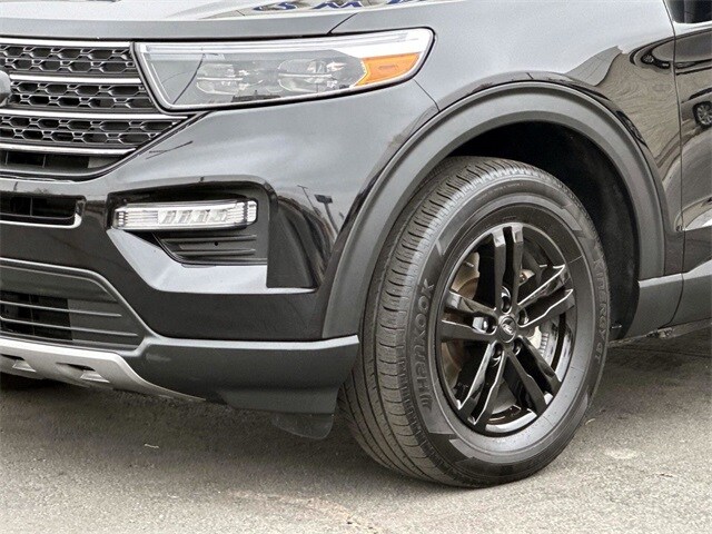 2023 Ford Explorer XLT photo 2