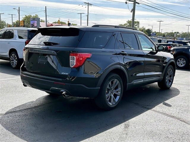 2021 Ford Explorer XLT photo 2