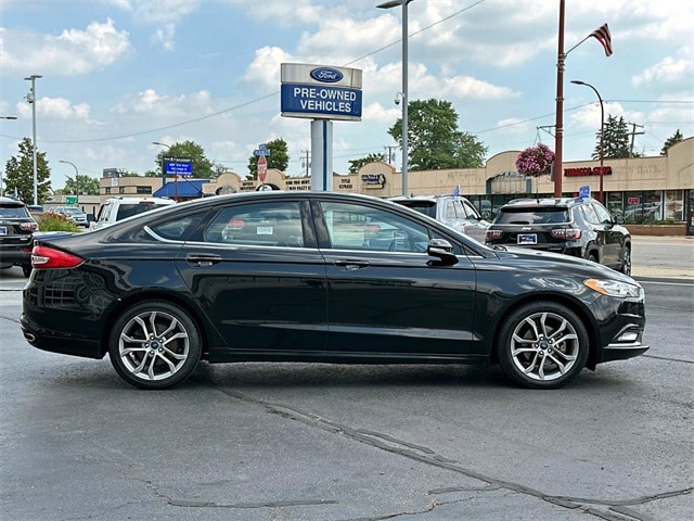 Used 2017 Ford Fusion SE with VIN 3FA6P0H90HR341098 for sale in Center Line, MI