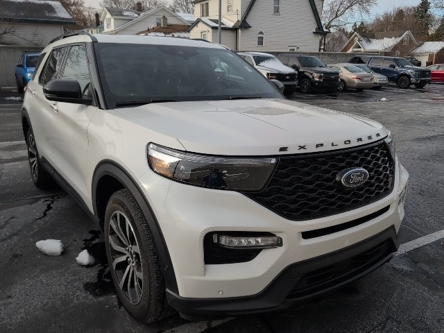 2020 Ford Explorer ST's photo