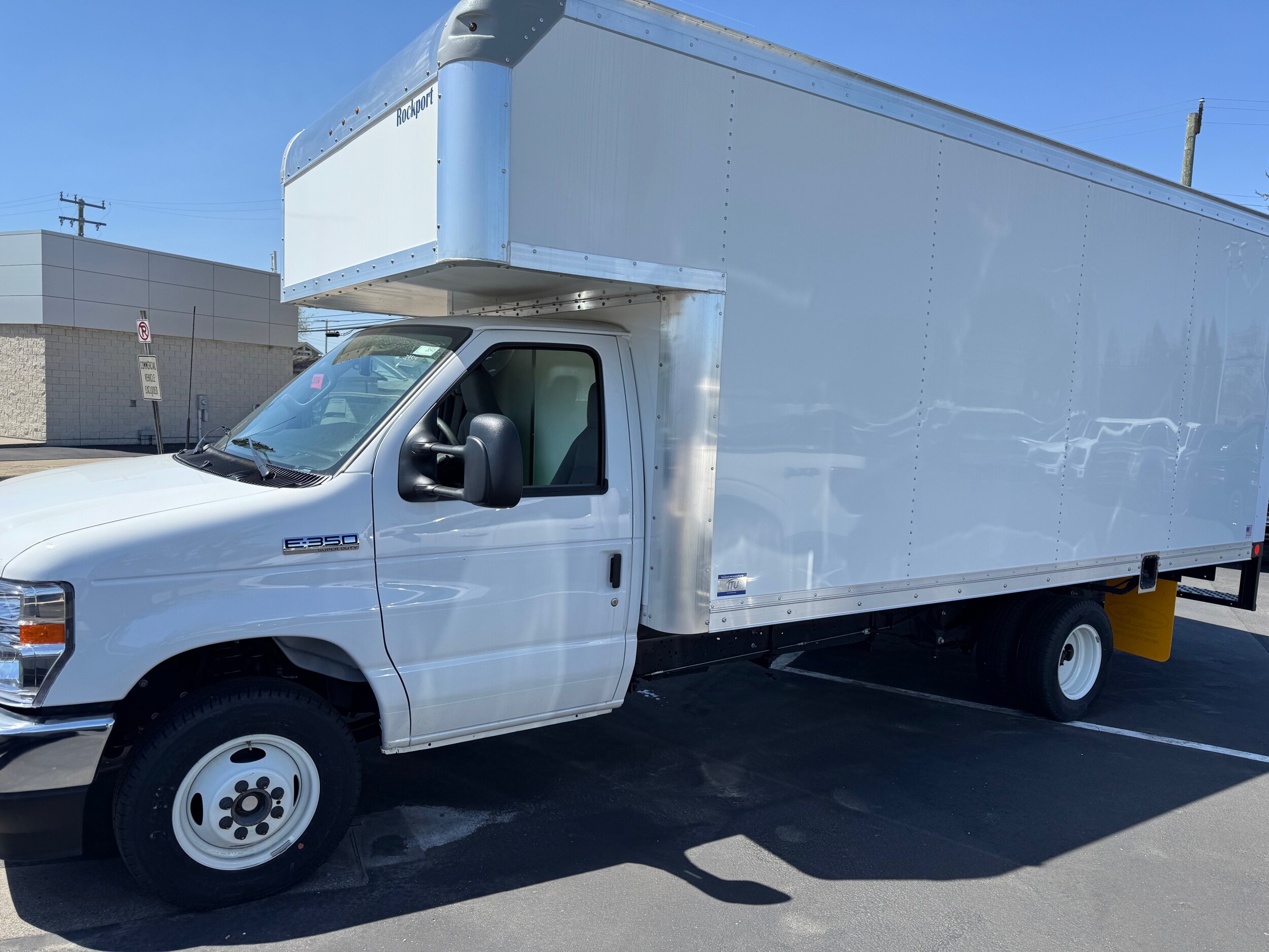 2025 Ford E-350 photo 2