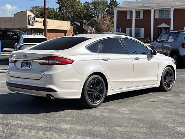 2018 Ford Fusion SE photo 3