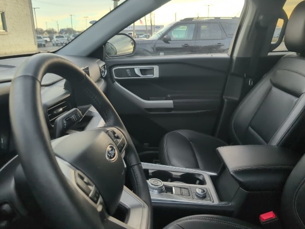 Used 2023 Ford Explorer XLT SUV
