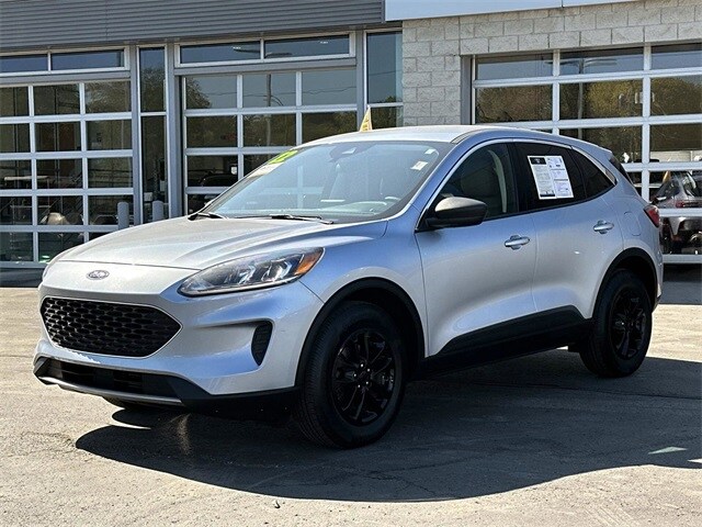 2022 Ford Escape SE photo 2