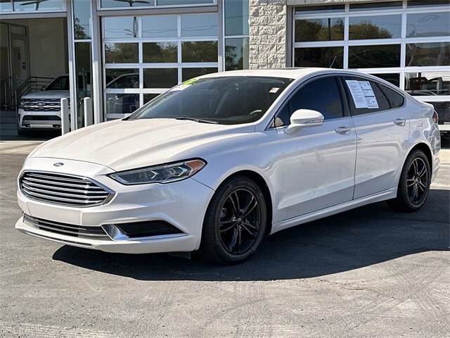2018 Ford Fusion SE photo 4