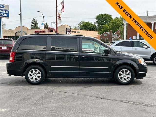 Used 2010 Chrysler Town & Country Touring with VIN 2A4RR5D17AR338980 for sale in Center Line, MI