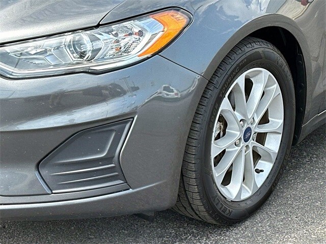 2020 Ford Fusion SE photo 4