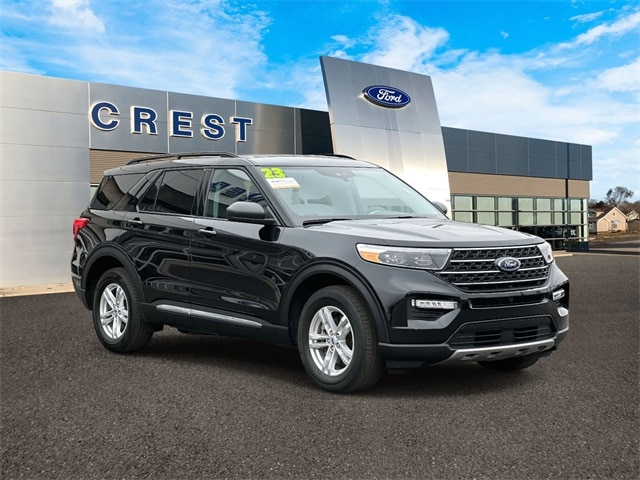 2023 Ford Explorer XLT's photo