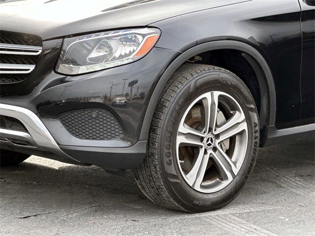2017 Mercedes Benz GLC 300 photo 4