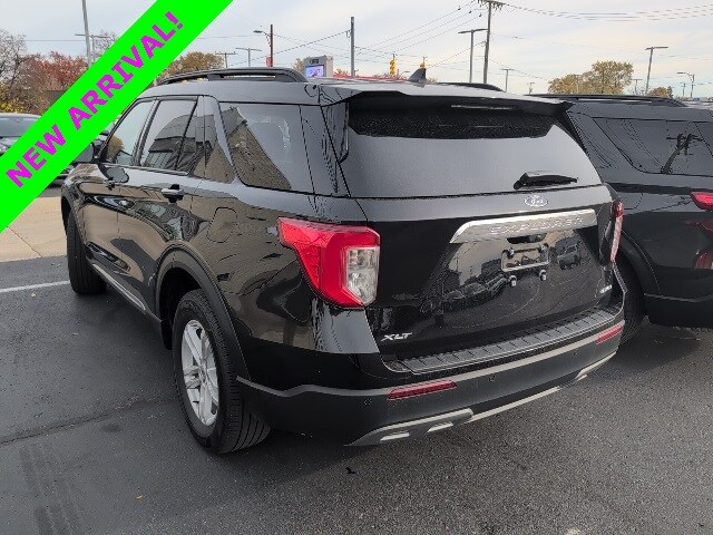 2023 Ford Explorer XLT photo 2