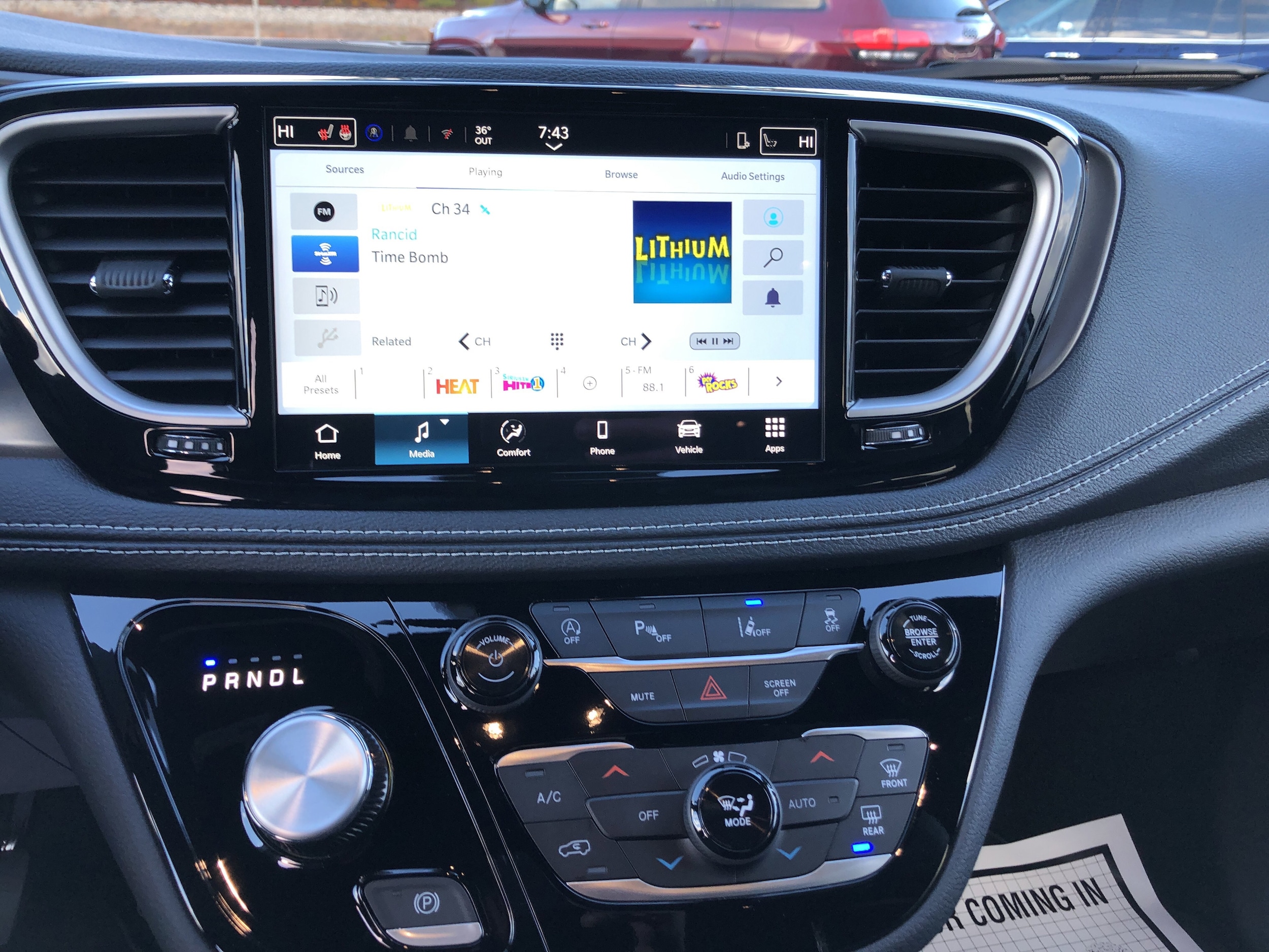 2026 Chrysler Pacifica Select - Photo 10