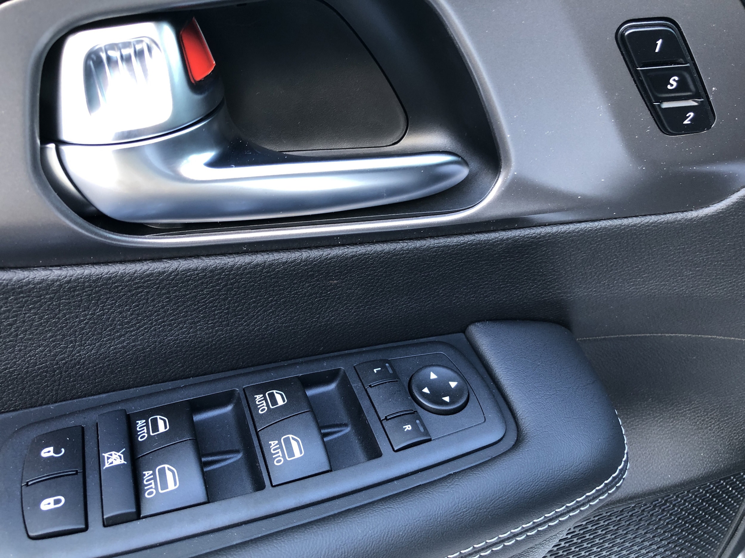 2026 Chrysler Pacifica Select - Photo 12