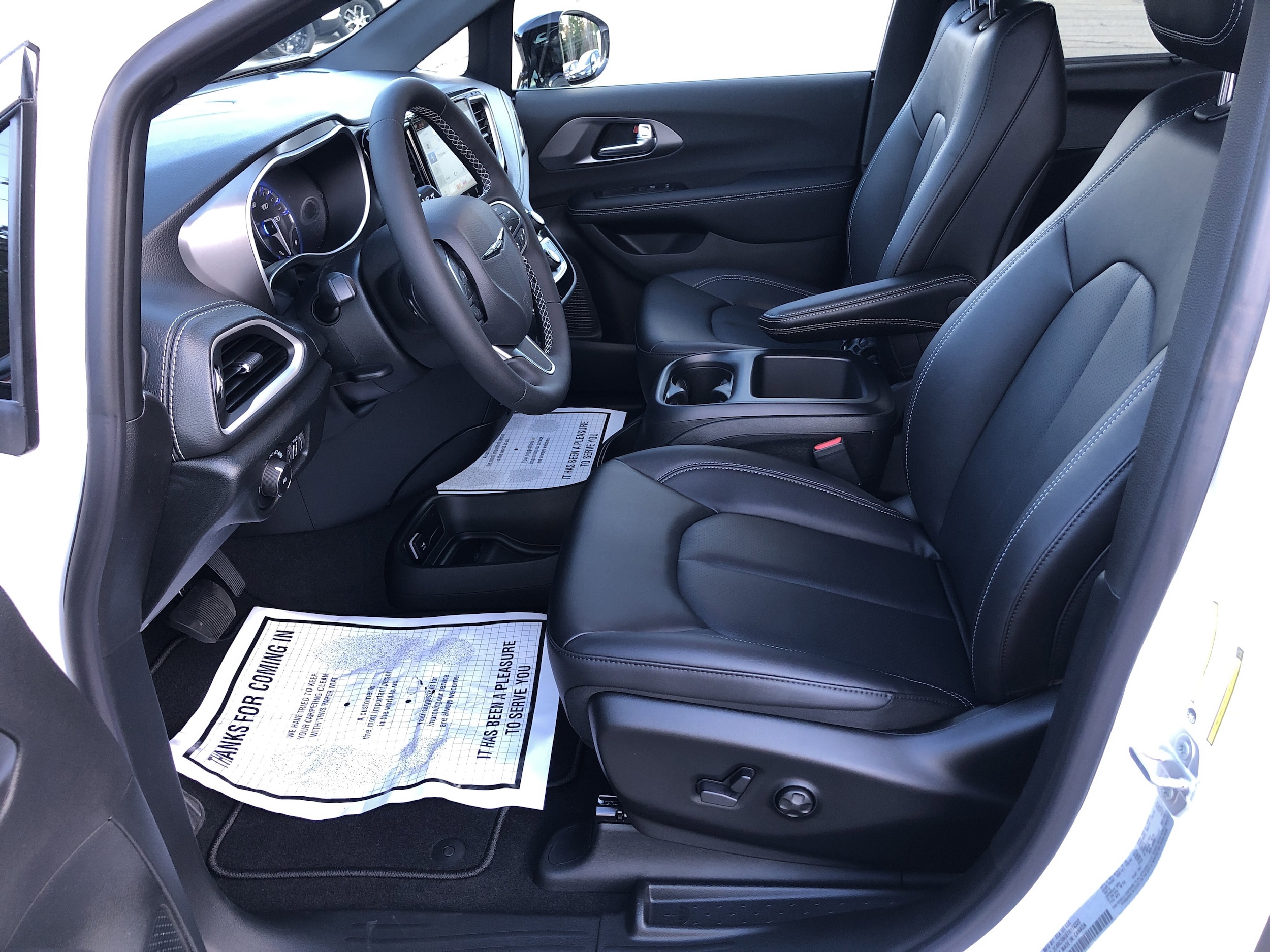 2026 Chrysler Pacifica Select - Photo 13