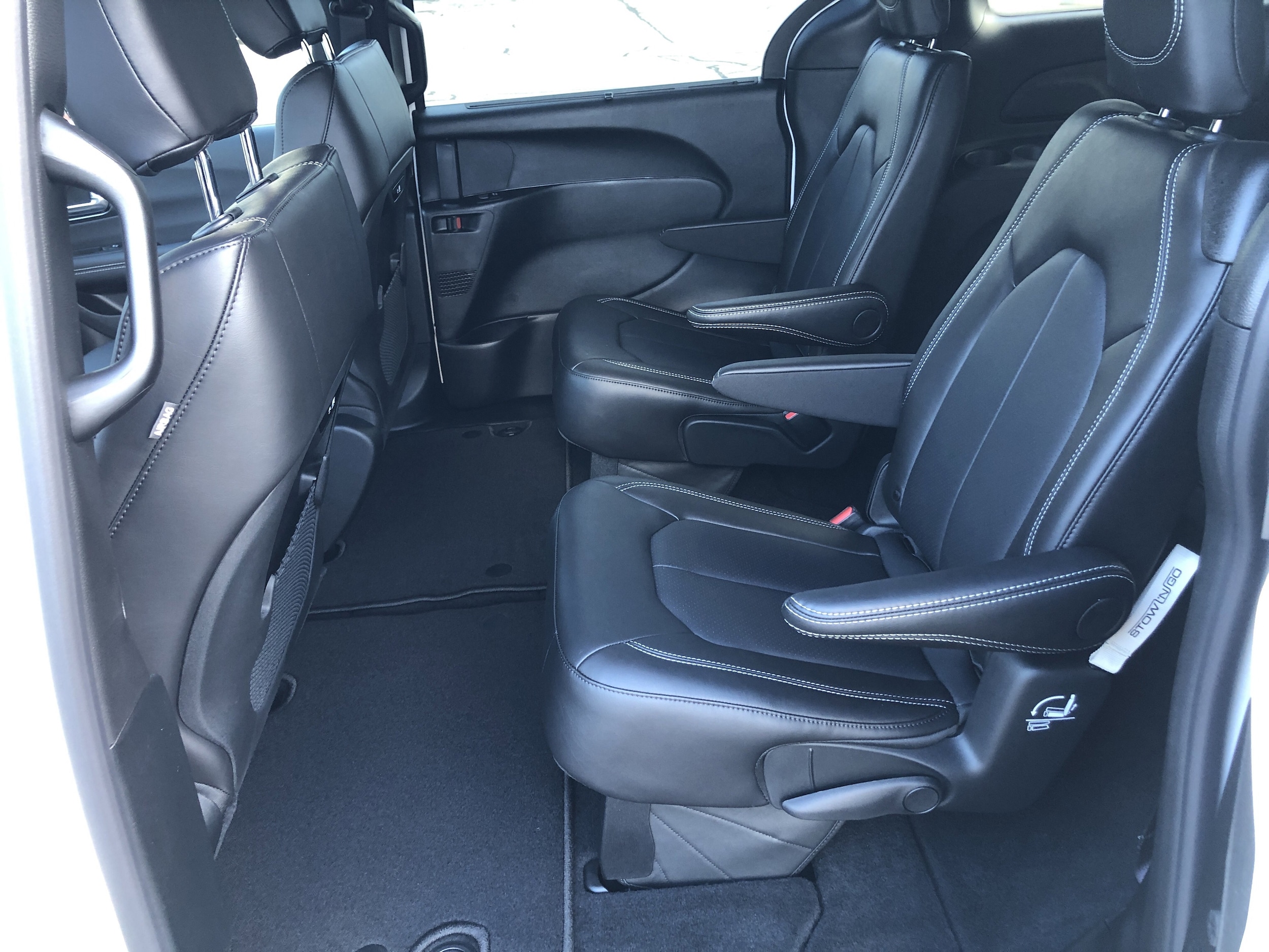 2026 Chrysler Pacifica Select - Photo 14