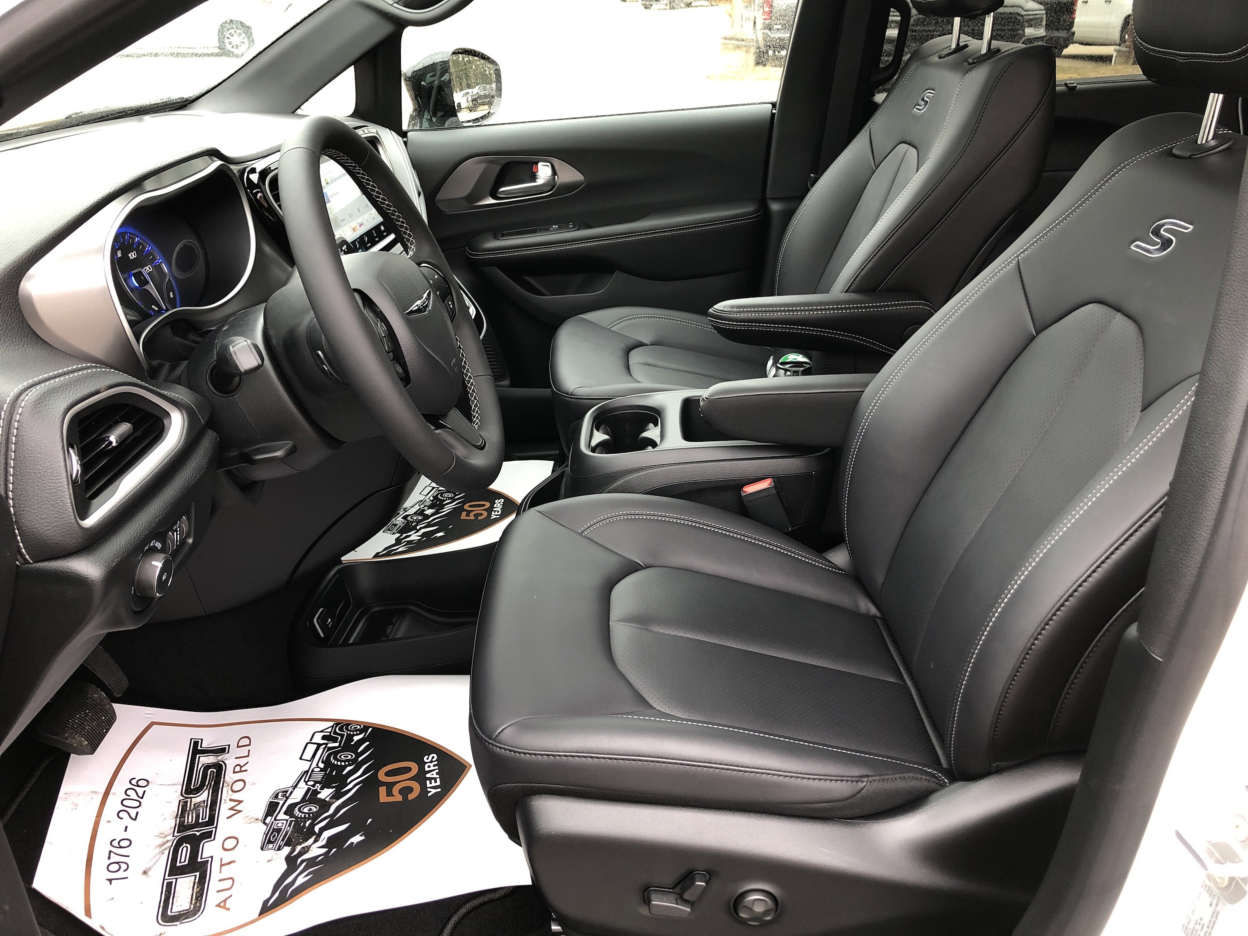 2026 Chrysler Pacifica Select - Photo 13