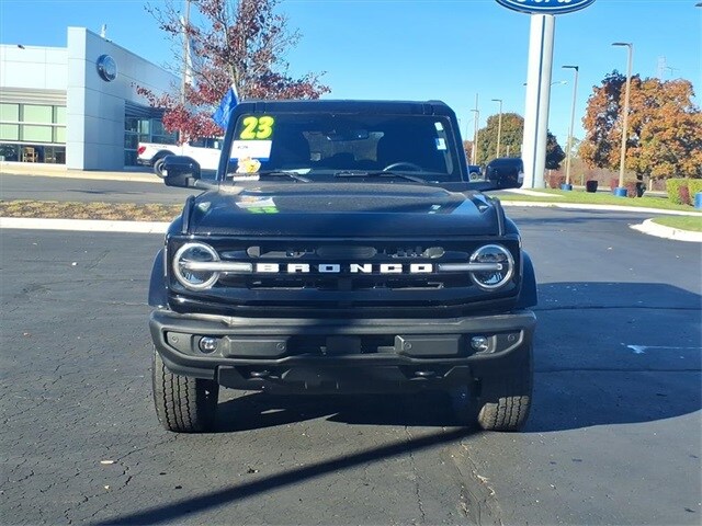 2023 Ford Bronco Outer Banks photo 2