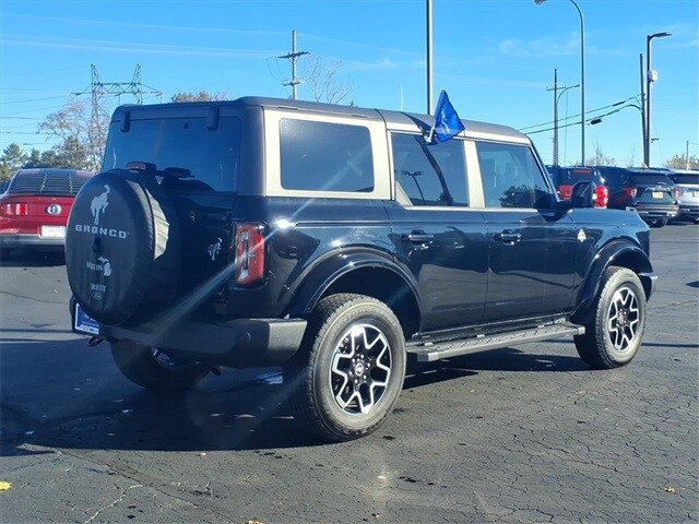 2023 Ford Bronco Outer Banks photo 4