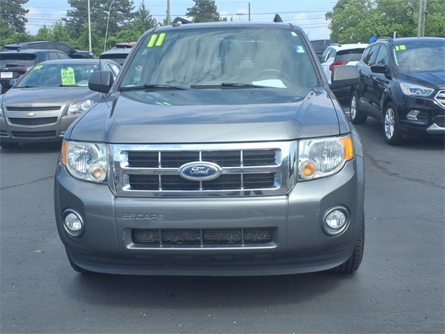 Used 2011 Ford Escape XLT with VIN 1FMCU0DG4BKB64685 for sale in Flat Rock, MI
