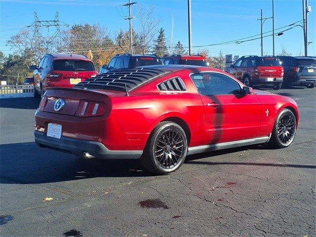 2010 Ford Mustang V6 Premium photo 2