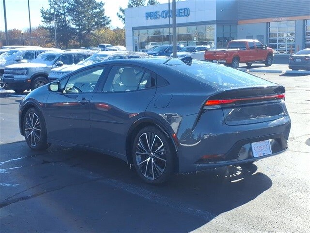 2023 Toyota Prius LE photo 3