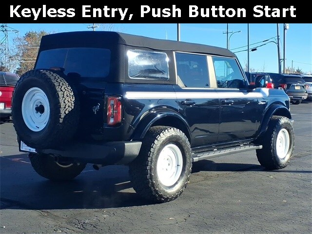 2023 Ford Bronco Outer Banks photo 3